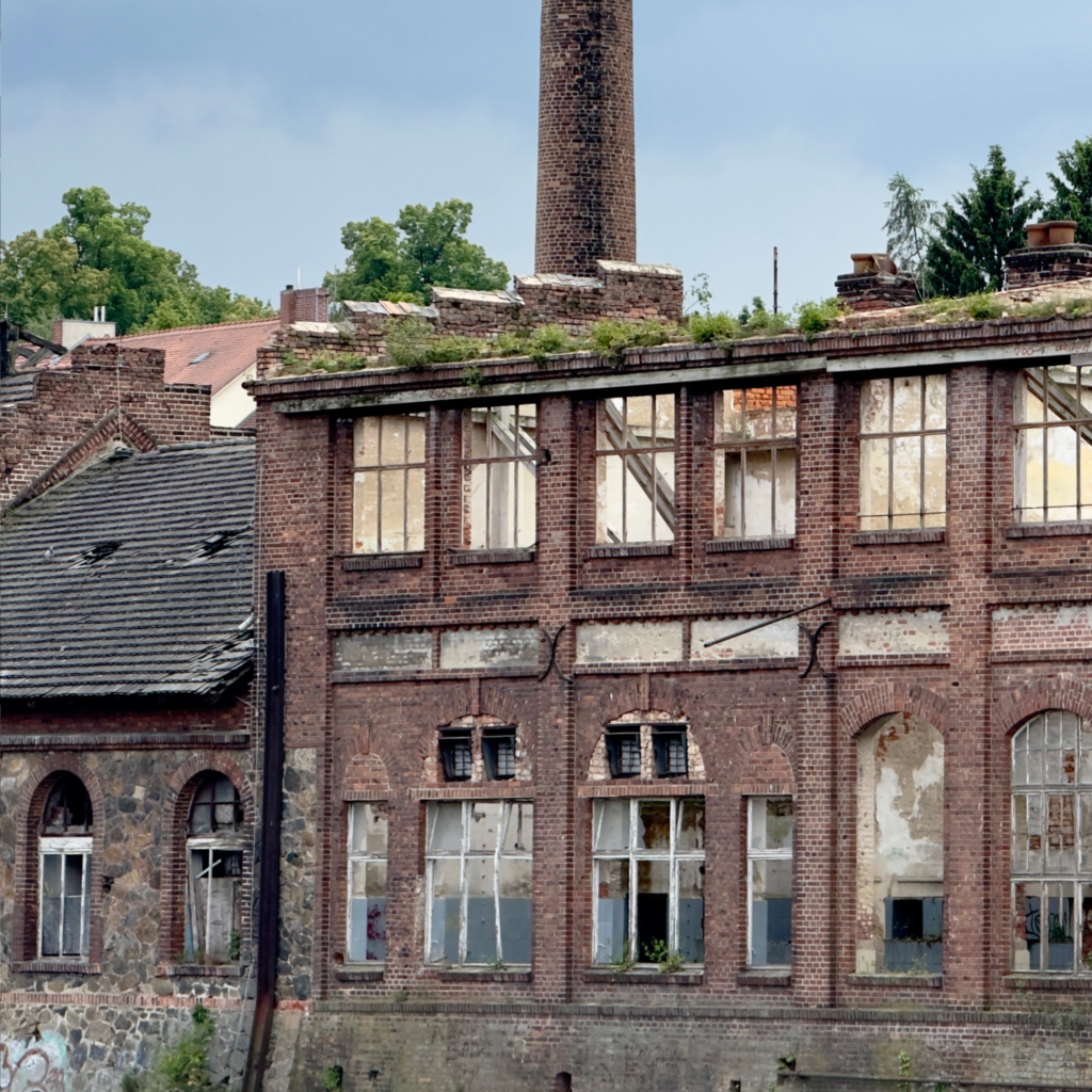 news - a picture of an old building stands for the news